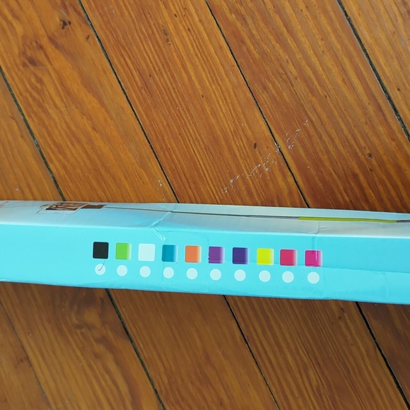 CABLE takes Pole for videos and pictures. - Picture 3 of 8